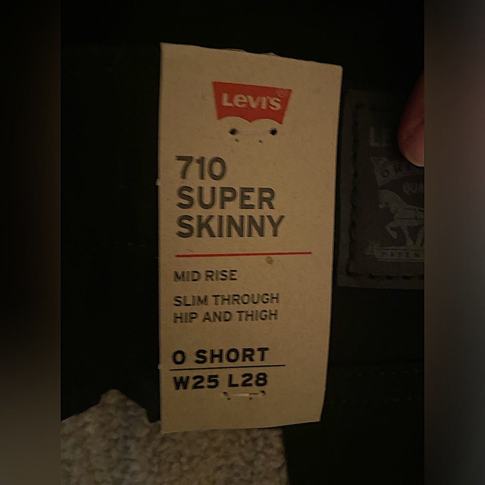 Levies super skinny black jeans size 25